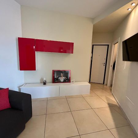 Bilocale In Centro - 10Km Da Malpensa Appartement Gallarate Buitenkant foto