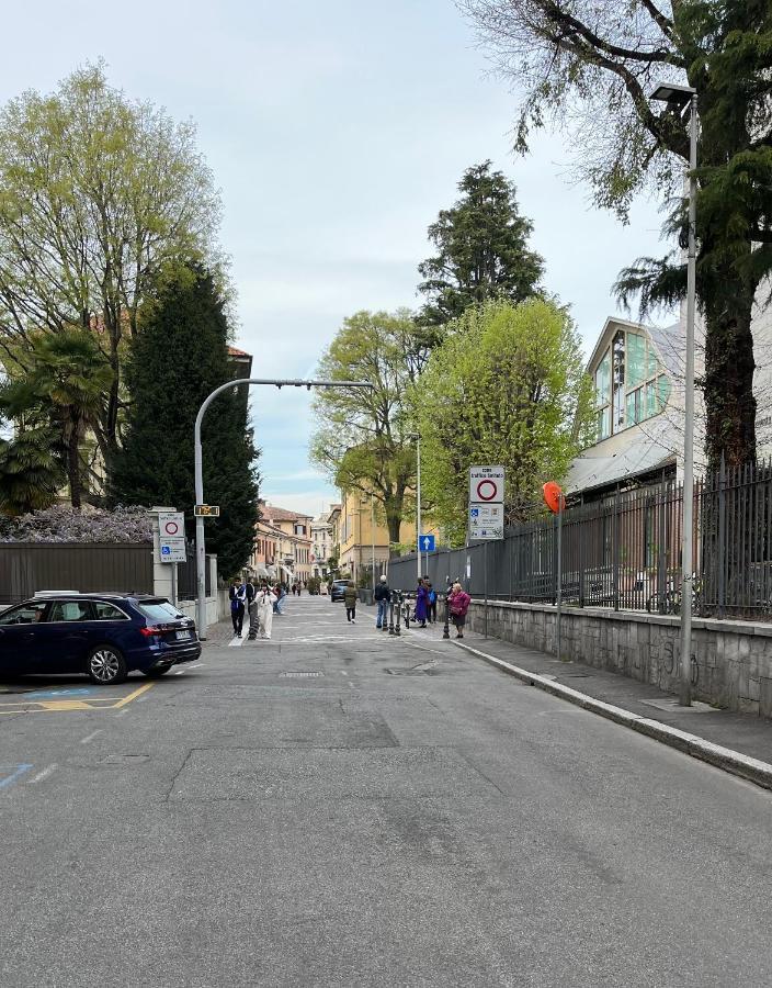 Bilocale In Centro - 10Km Da Malpensa Appartement Gallarate Buitenkant foto