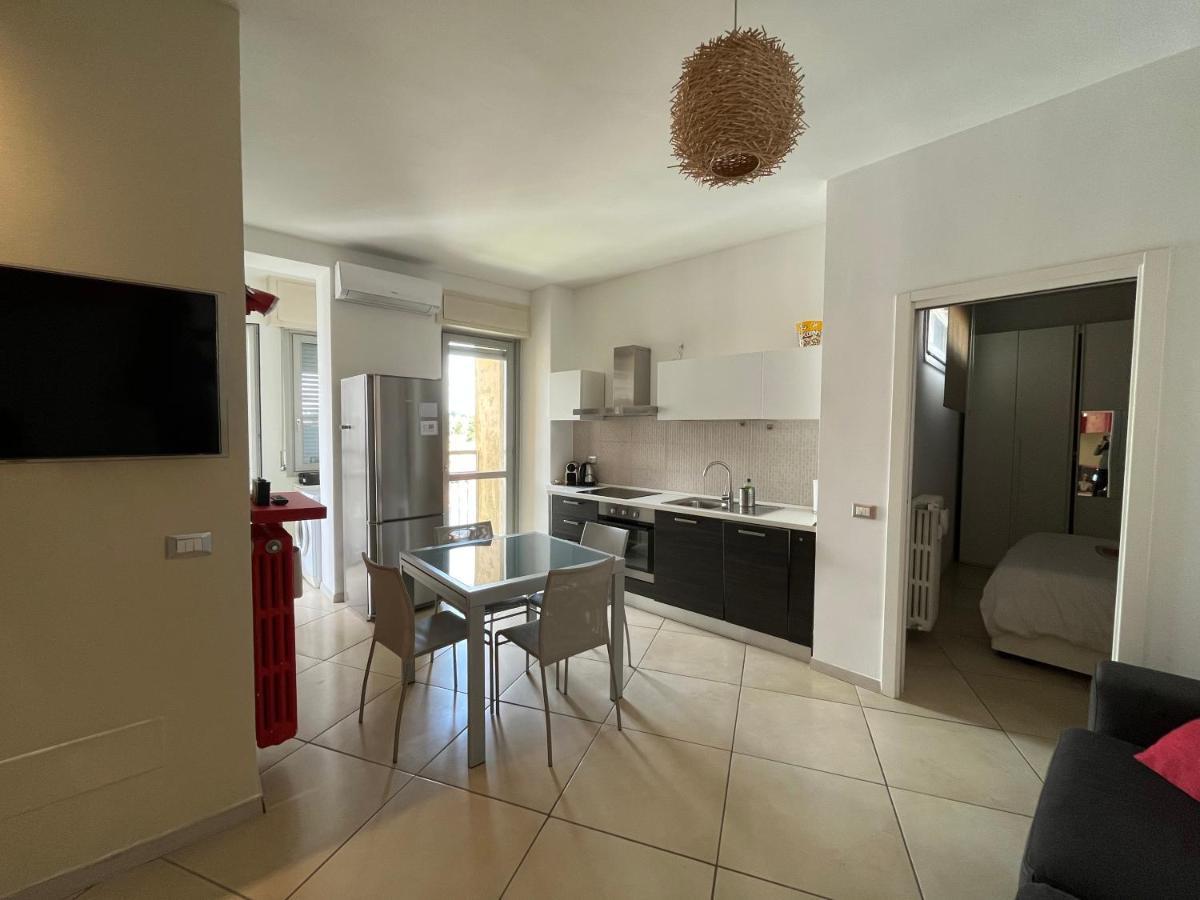 Bilocale In Centro - 10Km Da Malpensa Appartement Gallarate Buitenkant foto