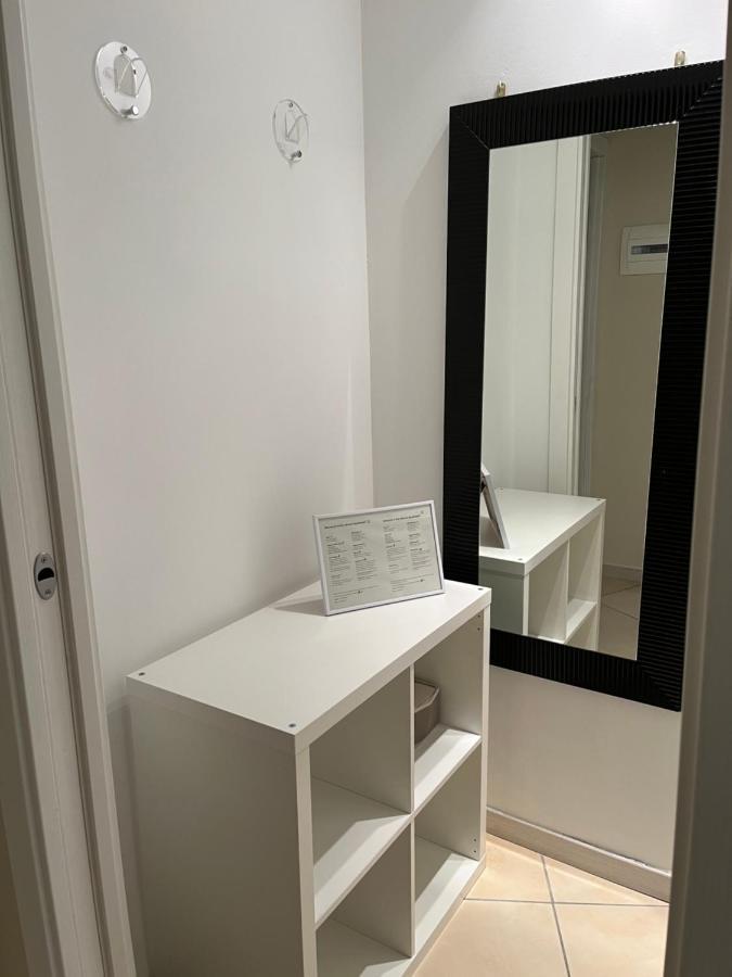 Bilocale In Centro - 10Km Da Malpensa Appartement Gallarate Buitenkant foto